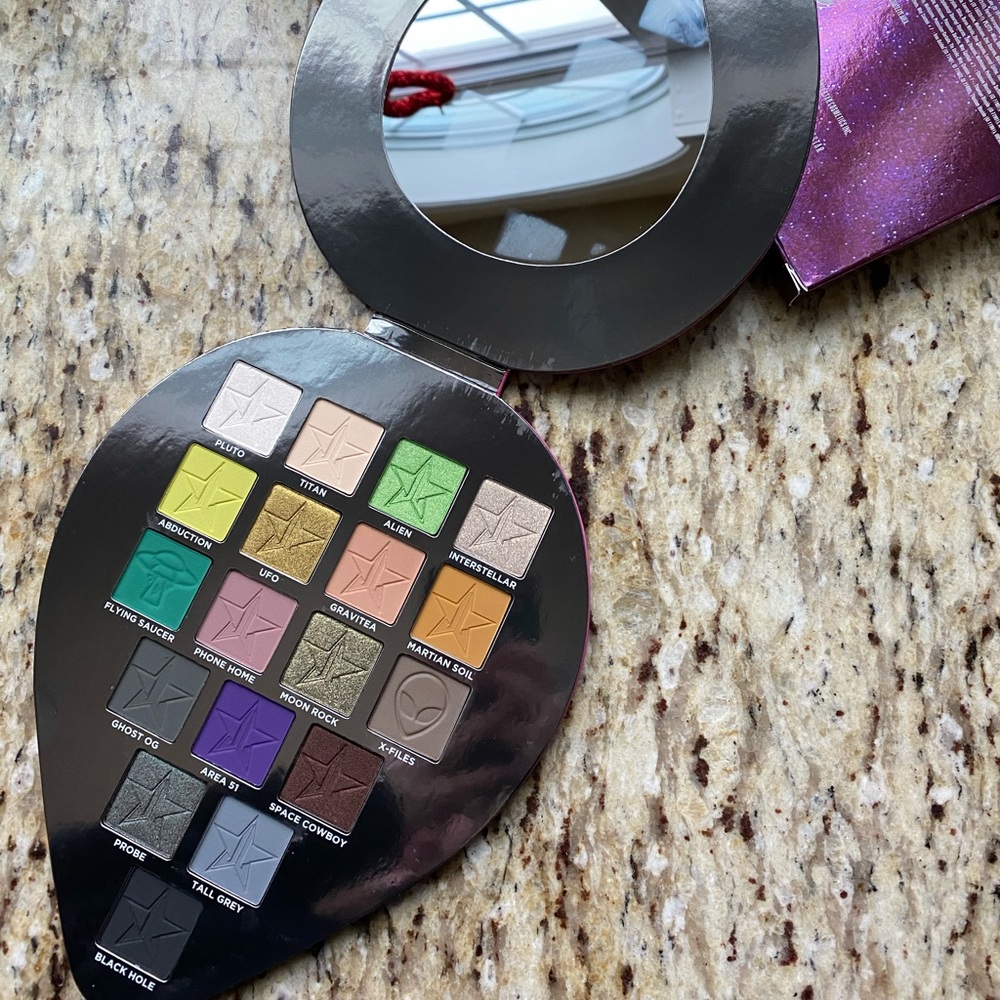 Jeffree Star Alien Palette (discontinued)
